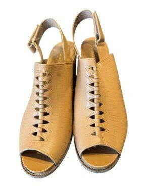Clarks Artisan Tan Leather Slingback Heeled Sandals Peep Toe Size 10 US EU 41.5